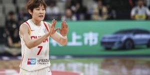 开云体育-弹无虚发！杨力维半场10分钟4投4中贡献10分 三分2中2