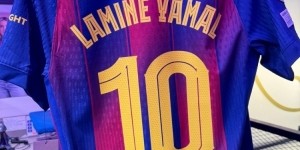 个人定制！已有球迷拿到印有亚马尔名字的巴萨10号球衣