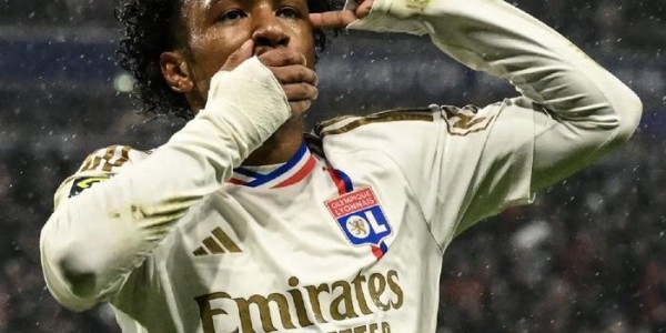 开云体育-利物浦急寻萨拉赫接班人！锁定里昂边锋福法纳，欲立即敲定转会