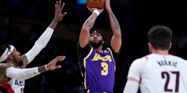 开云娱乐-高效浓眉助湖人终结连败 詹皇缺席还得靠他挑大梁