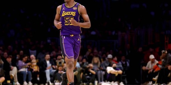 跟队记者：湖人会在今夏留下两名双向合同球员，他们是可靠的球员